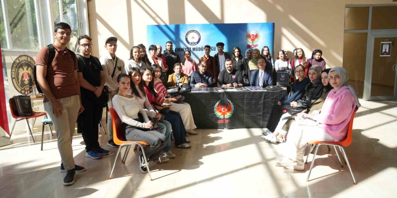 Muş’ta "El Ele Güvenli Geleceğe" projesiyle öğrencilere bilinçlendirme çalışması