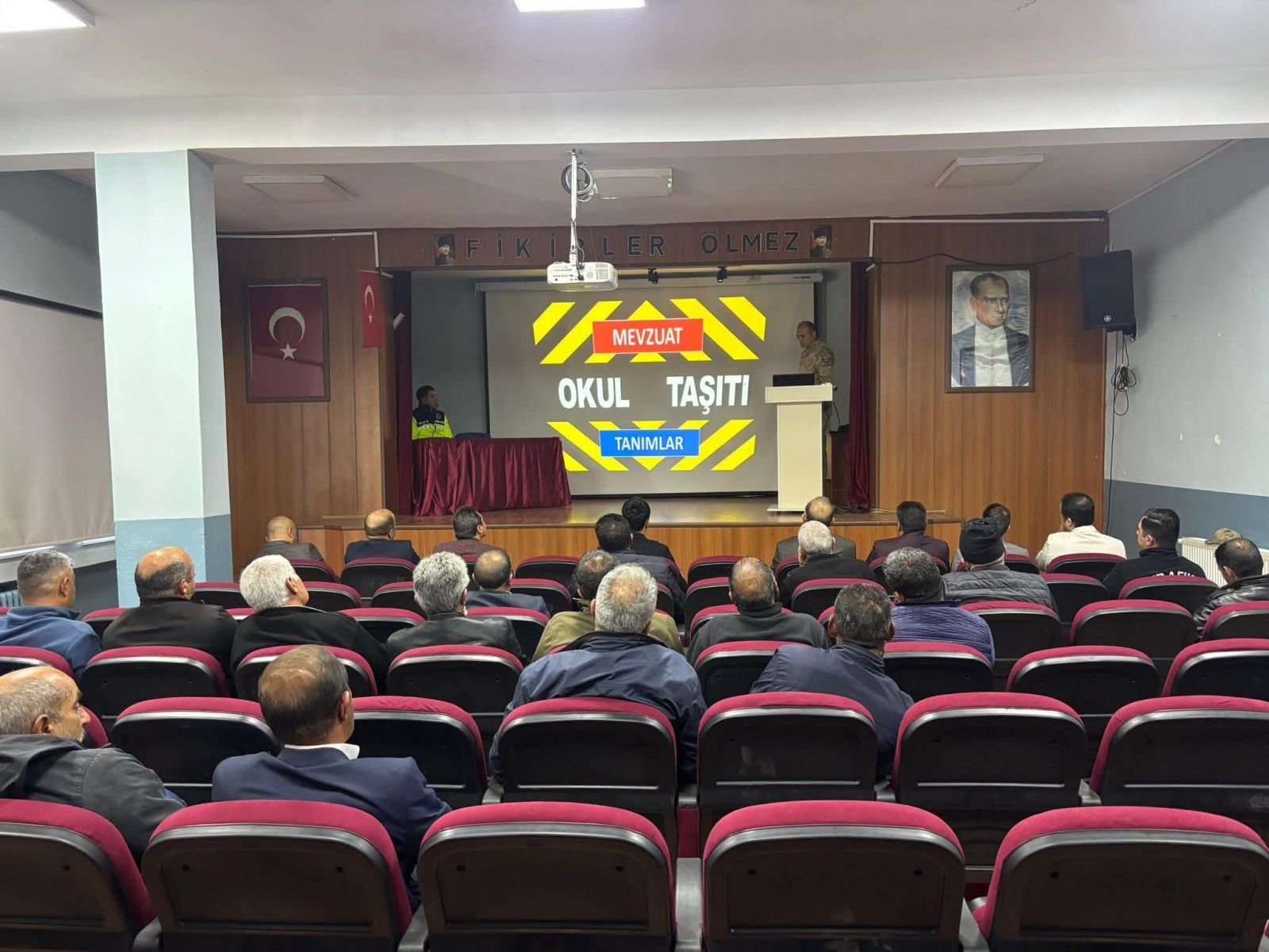 Kars’ta okul servis şoförlerine eğitim semineri
