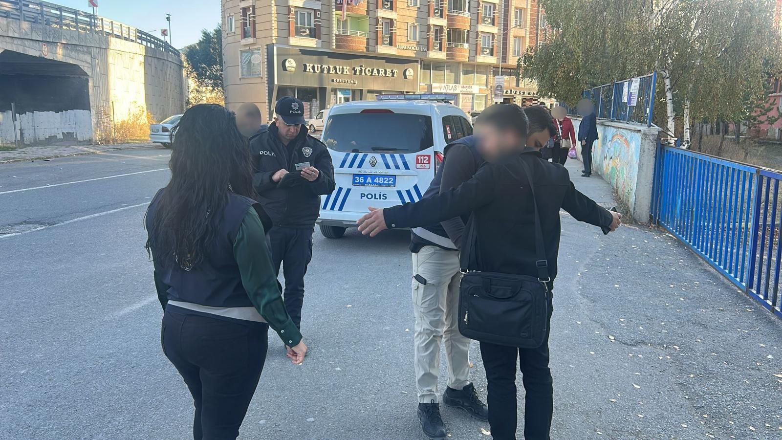 Çocuk Şube Kars'ta göz doldurdu