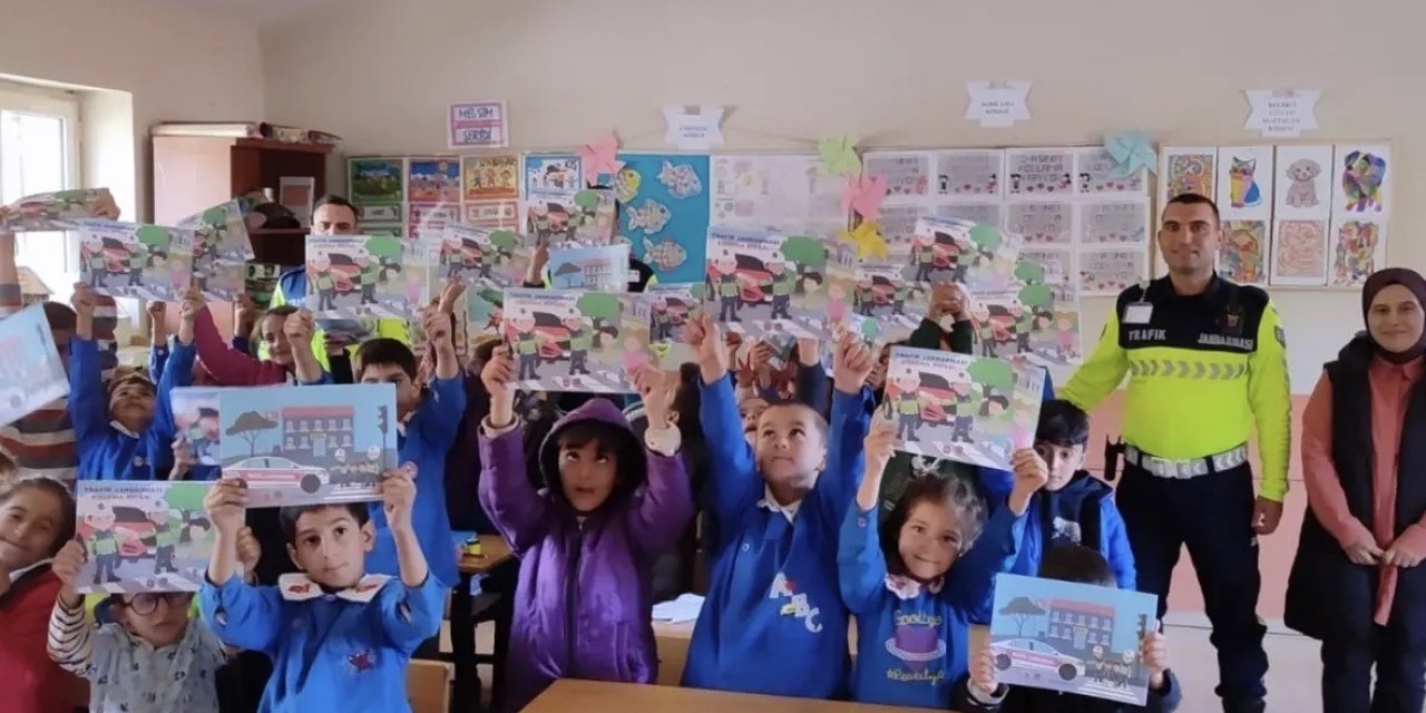 Diyadin’de jandarmadan öğrencilere trafik eğitimi