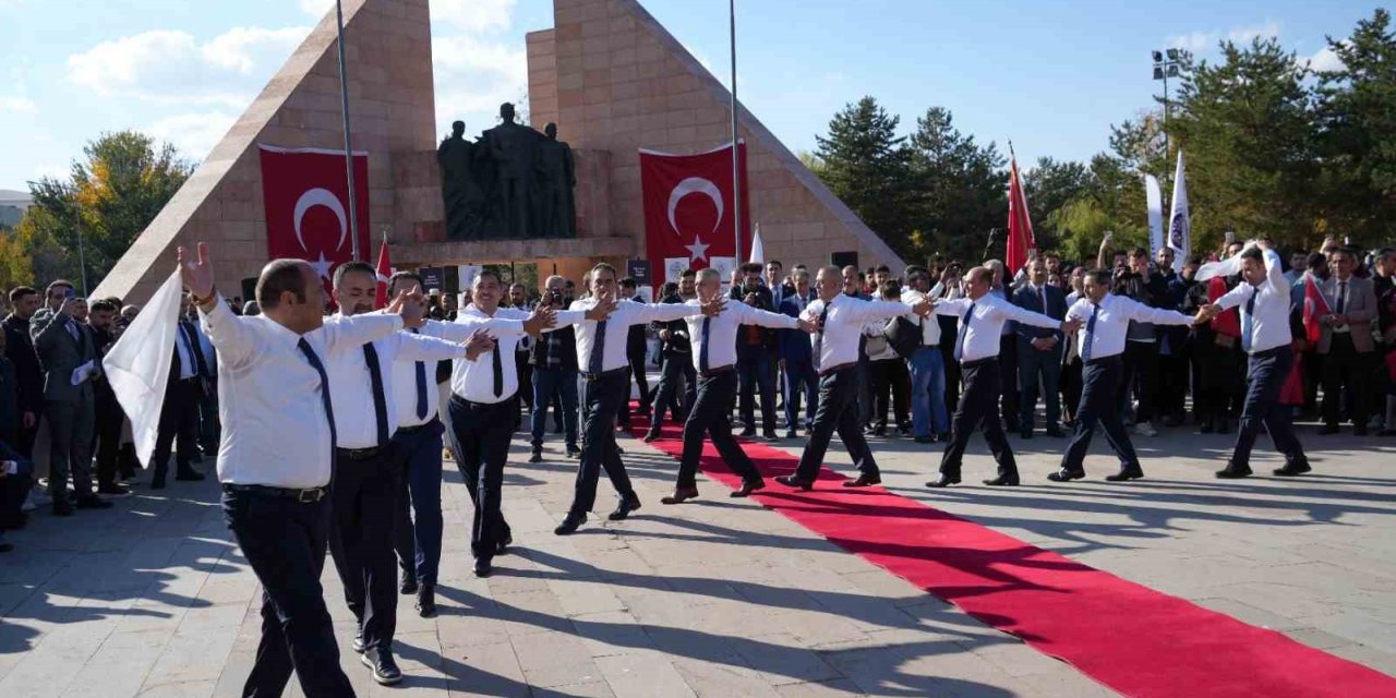Atatürk Üniversitesi’nde akademik yıl açılış töreni heyecanı