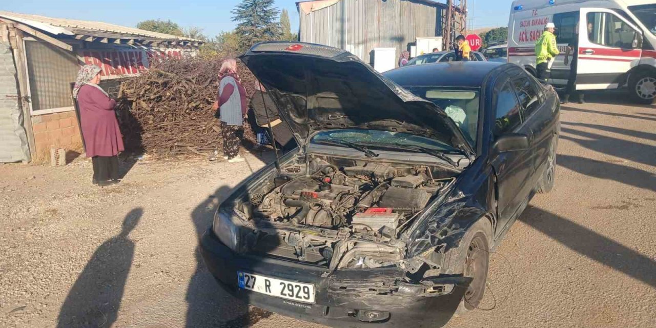 Malatya’da otomobil ile minibüs çarpıştı: 4 yaralı