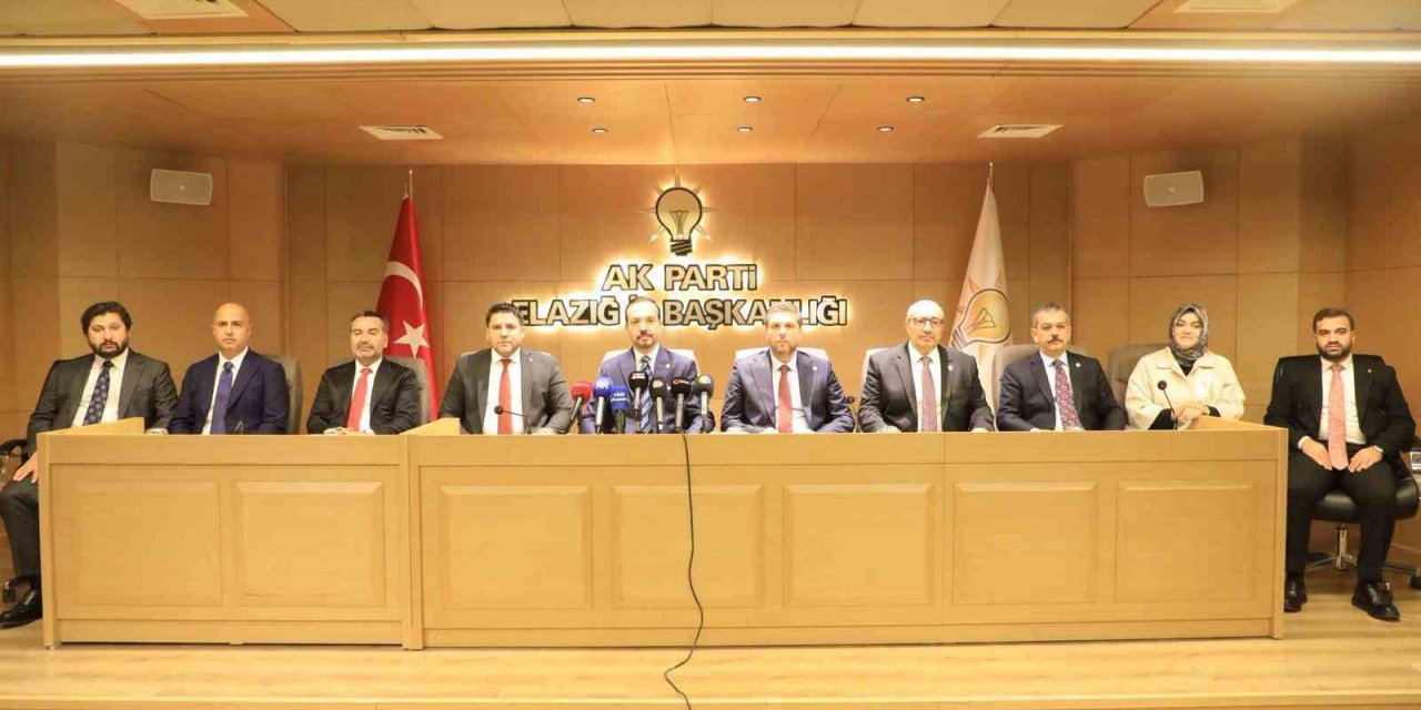 Kürşad Zorlu’dan Özgür Özel’e tepki: "Atatürk’ün milliyetçiliği Türkiye’yi şikayet etmek değil, yüceltmektir"