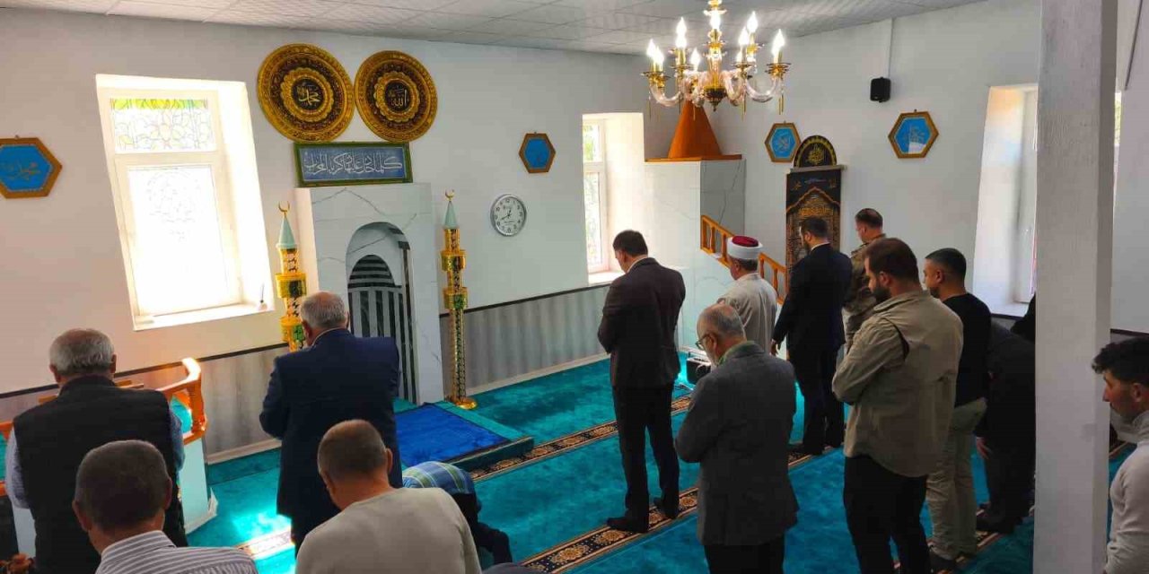 Çemişgezek’te onarımı tamamlanan cami, yeniden ibadete açıldı