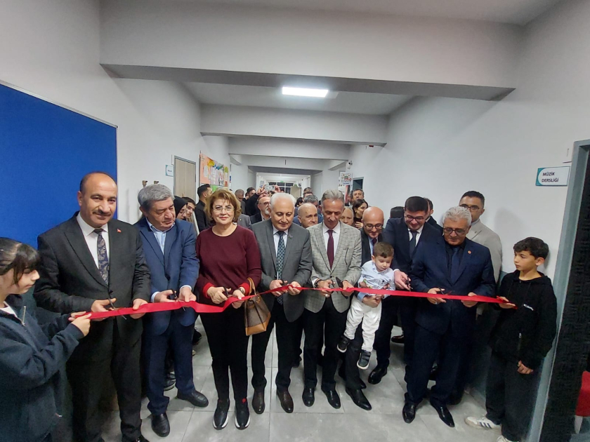 Kars'taki Bilim ve Sanat Merkezi'nde "Bir Millet İki Devlet" odasının açılışı yapıldı