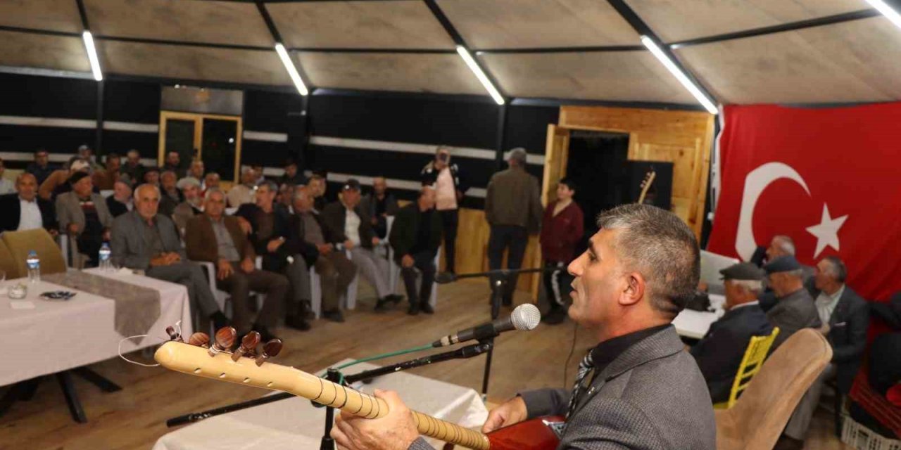 Oltulu Aşık Mevlüt İhsani anıldı