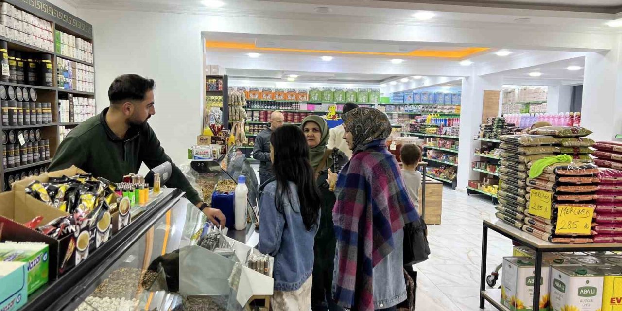 Bingöl’de havalar soğudu, aktarlarda kış çaylarına yoğun ilgi