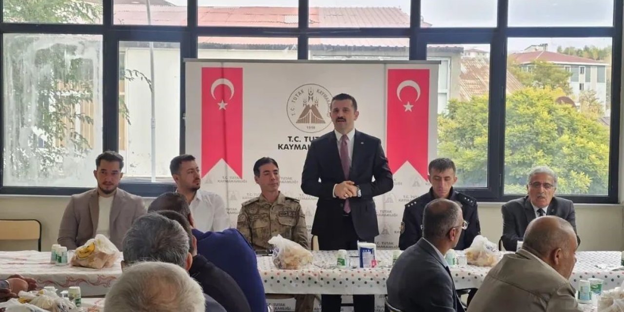 Tutak İlçe Kaymakamı Coşkun, muhtarlarla buluştu