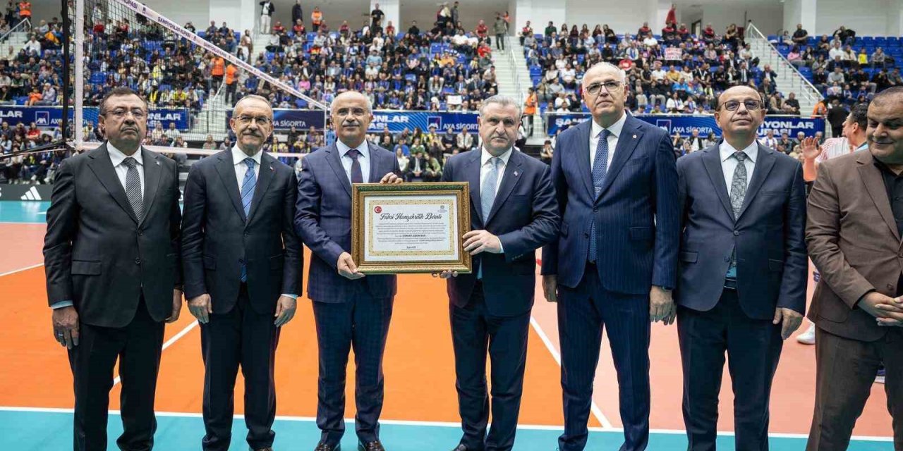 Malatya’da Bakan Bak’a hemşehrilik beratı