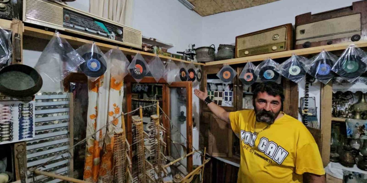 25 yıldır antika biriktirerek geçmişin izlerini günümüze taşıyor