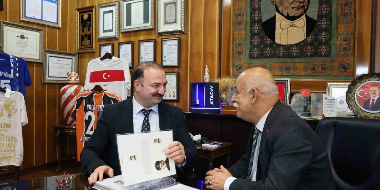 Prof. Dr. Ahmet Nezih Kök’e büyük gümüş madalya