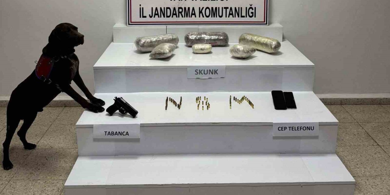 Van’da 4 kilo 311 gram skunk ele geçirildi