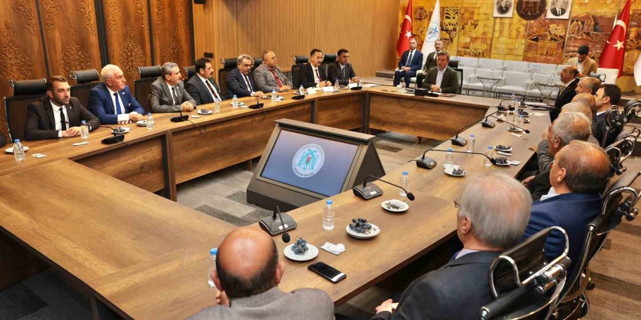 Erzincan’da projeler Vali Aydoğdu başkanlığında değerlendirildi