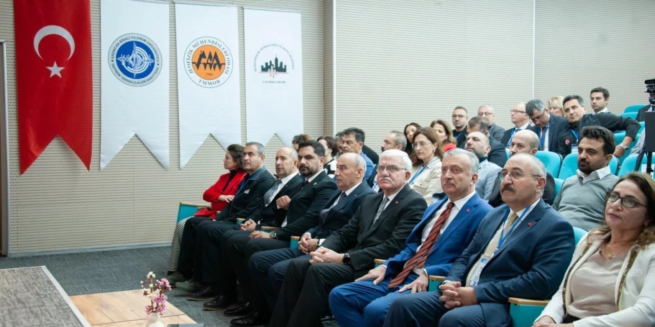 Deprem bilimciler EBYÜ’de buluştu