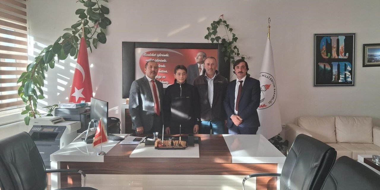 Başarılı öğrenciler ödüllendirildi