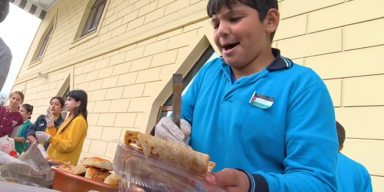 Öğrencilerden Gazze için anlamlı destek