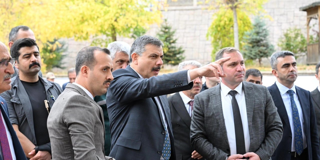 İspir’deki heyelan bölgesine kaya tahkimatı  yapılıyor