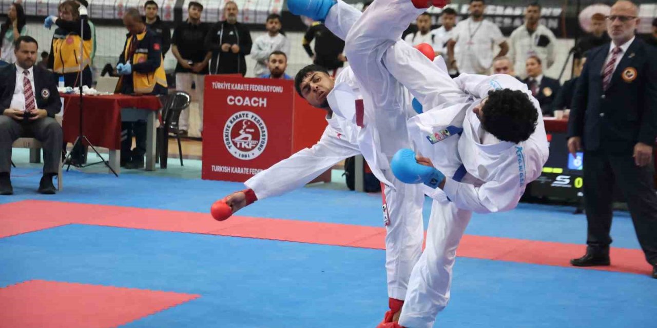 Elazığ’da binin üzerinde karate sporcusu, Milli Takım’a seçilmek için ter döküyor