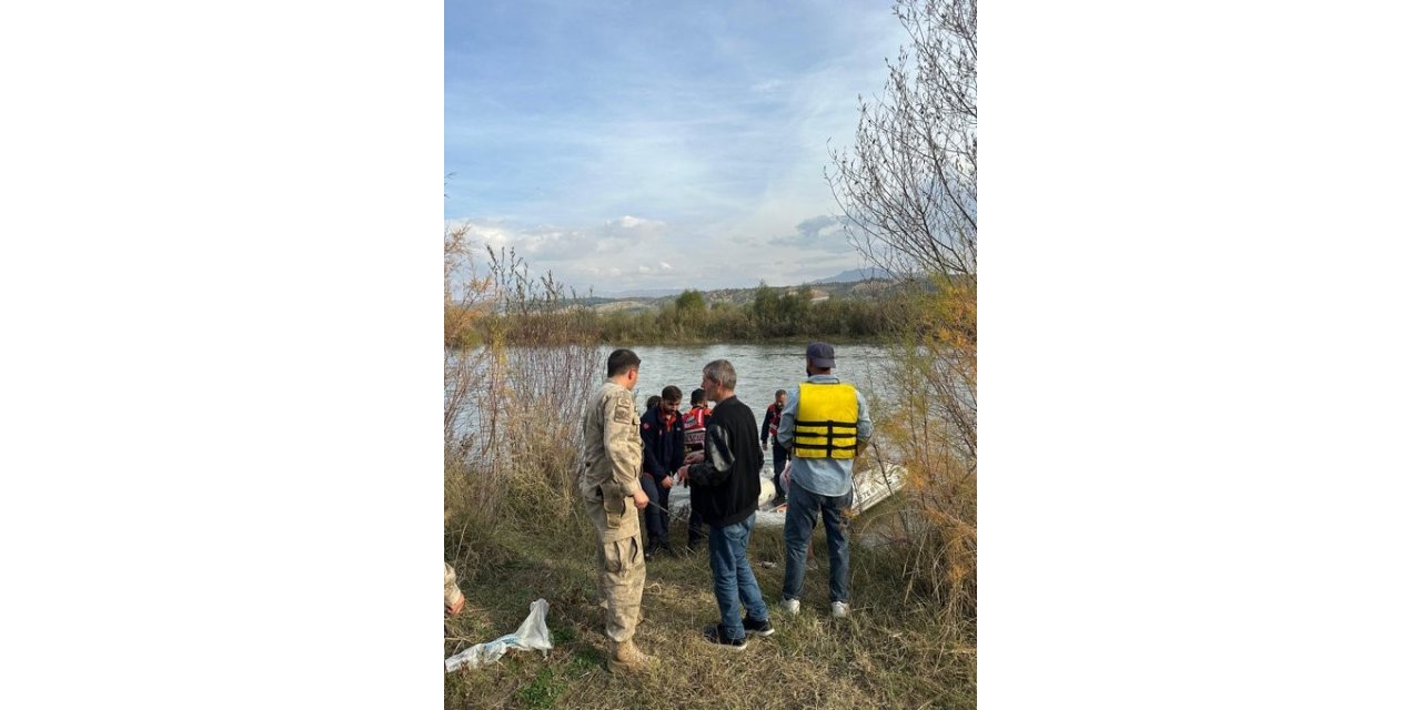 Murat Nehri’nde mahsur kalan vatandaşlar kurtarıldı