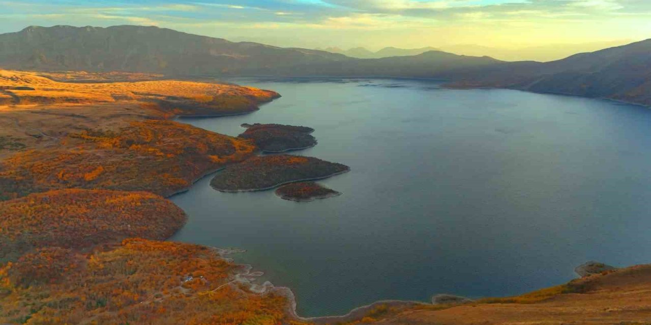 Nemrut Kalderası’ndaki sonbahar güzelliği mest etti