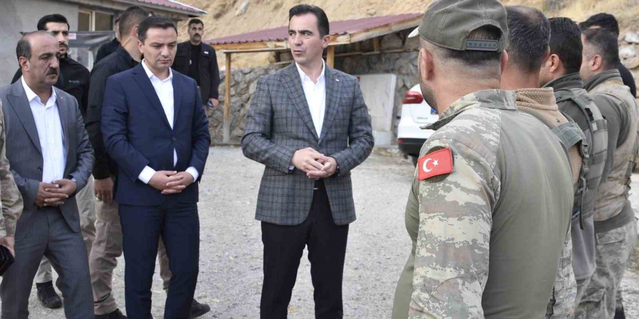 Vali Karakaya köylerdeki yatırımları inceledi