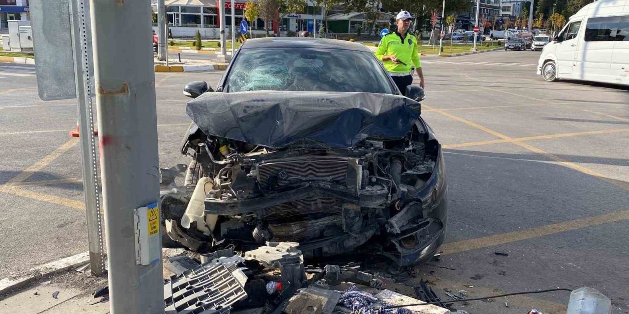 Elazığ’da zincirleme trafik kazası: 4 yaralı