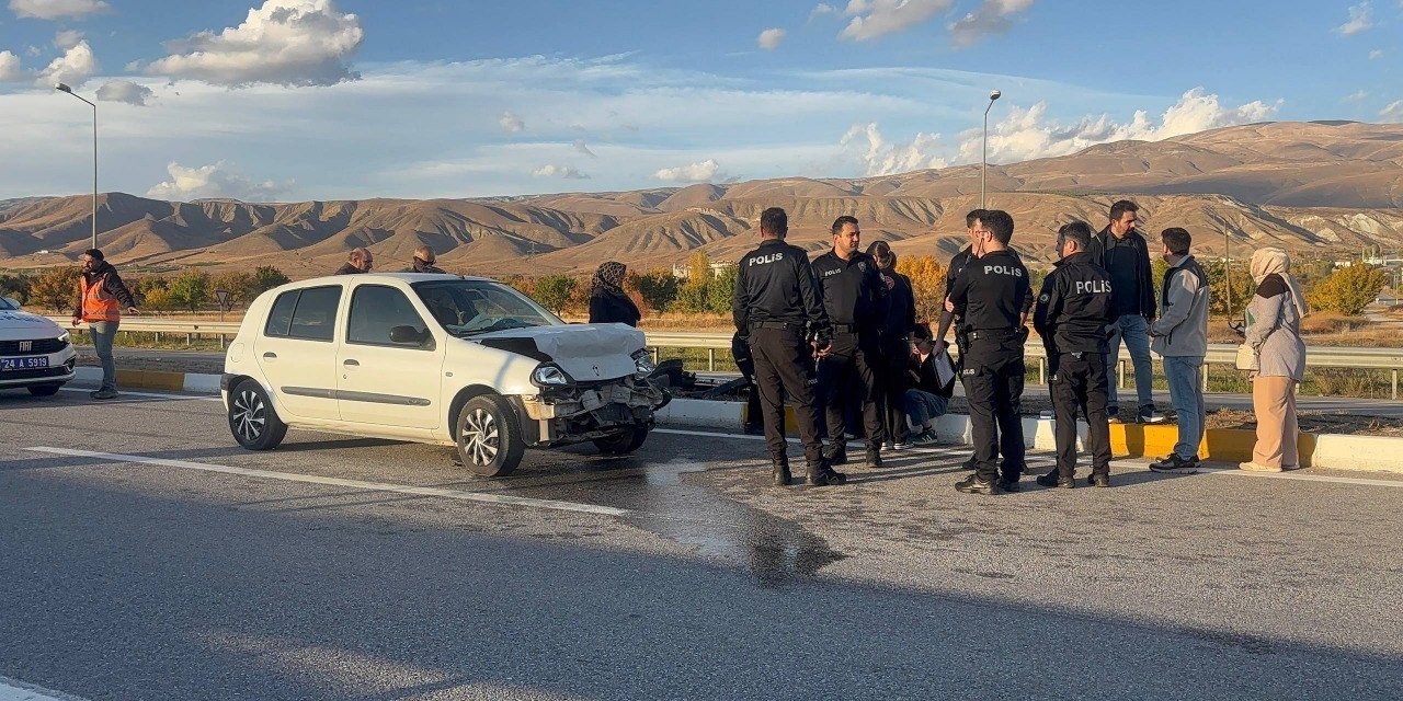 Erzincan-Sivas kara yolunda kaza: 2 yaralı