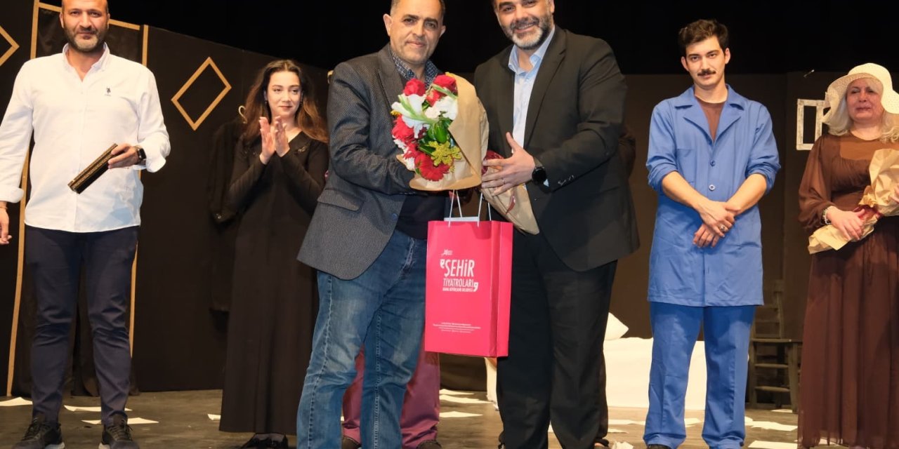 Erzurum Şehir Tiyatrosu, Adana’da Erzurum kültürünü sahneye taşıdı