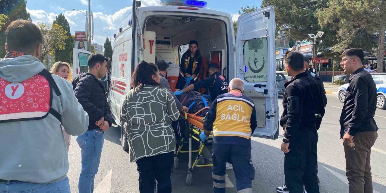 Minibüsün çarptığı yaşlı kadın yaralandı