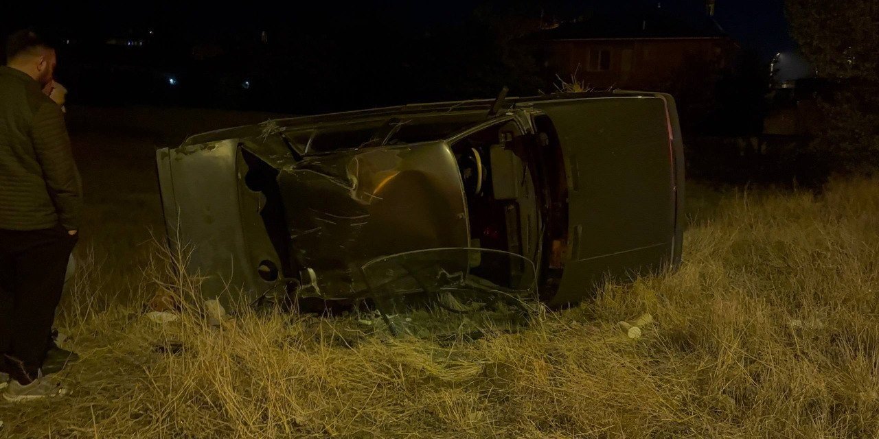 Erzincan’da takla atan otomobilin sürücüsü yaralandı