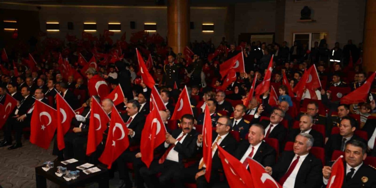 102. yıllık coşku salona sığmadı