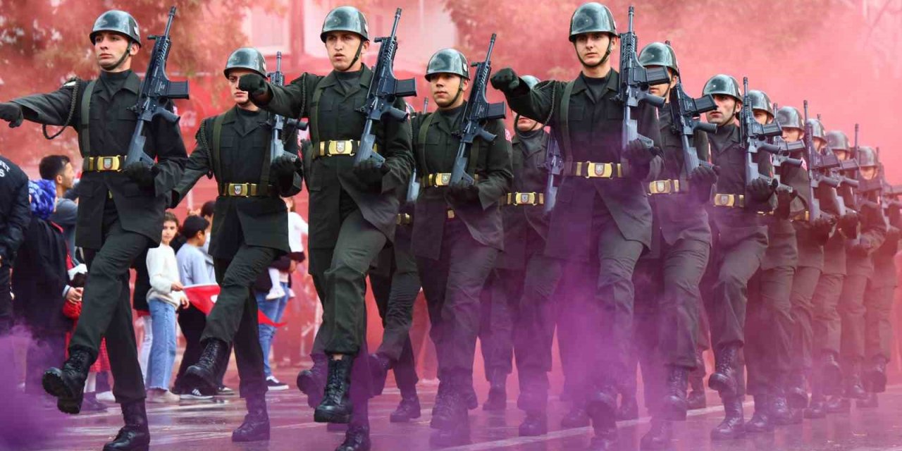 Elazığ’daki 29 Ekim Cumhuriyet Bayramı kutlamaları