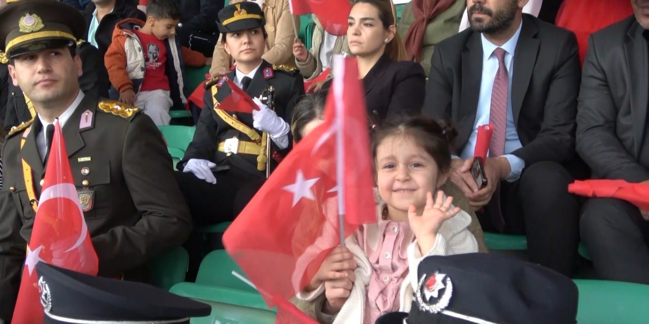 Bingöl’de Cumhuriyet Bayramı coşkuyla kutlandı