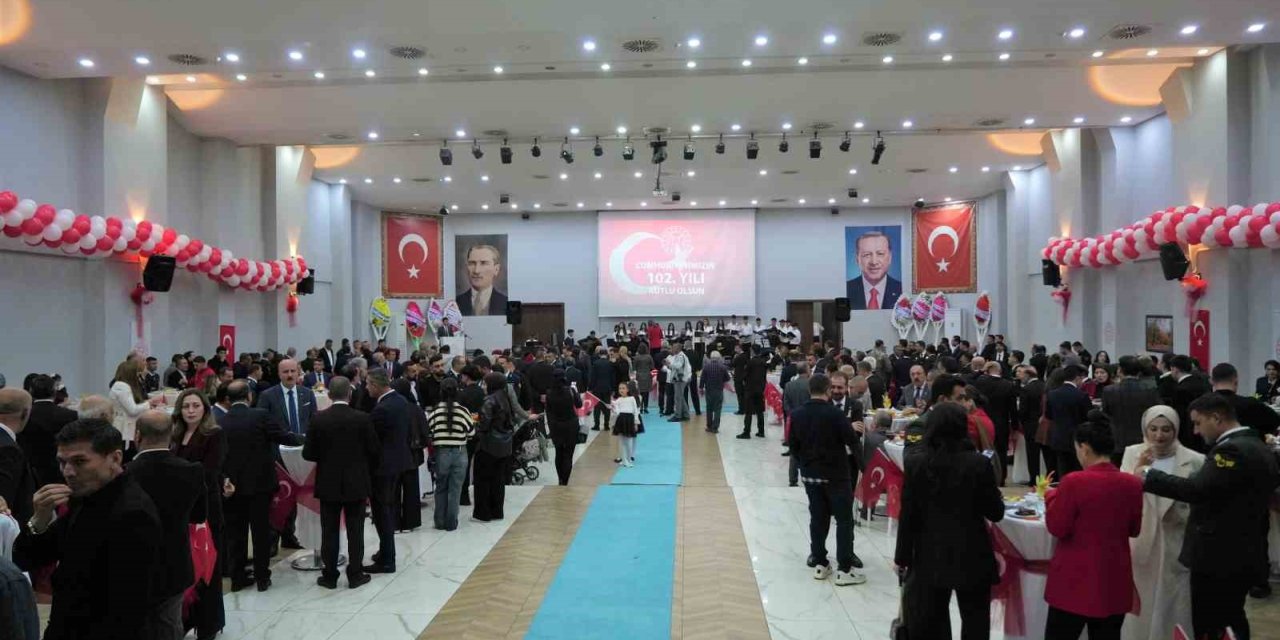 Muş’ta Cumhuriyet Bayramı resepsiyonu düzenlendi