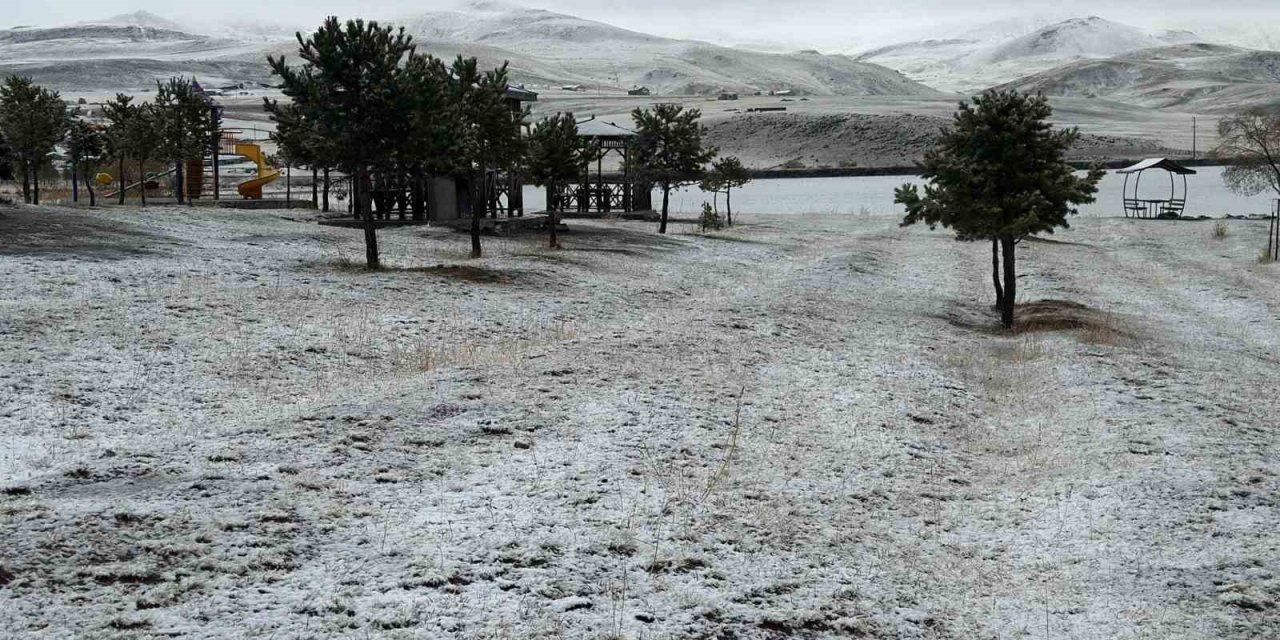 Karayazı’da karla gelen güzellik
