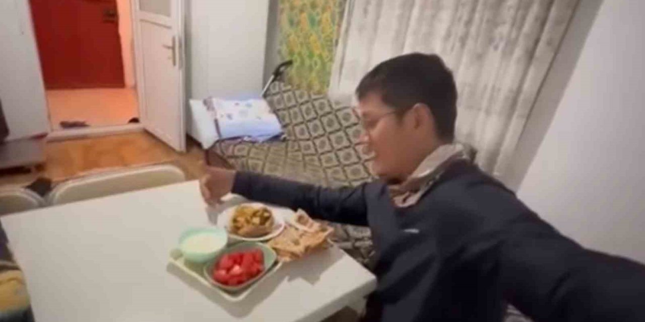 Kemaliye’den misafirperverlik örneği: Tayvanlı turist ücret ödemek istedi, muhtar kabul etmedi