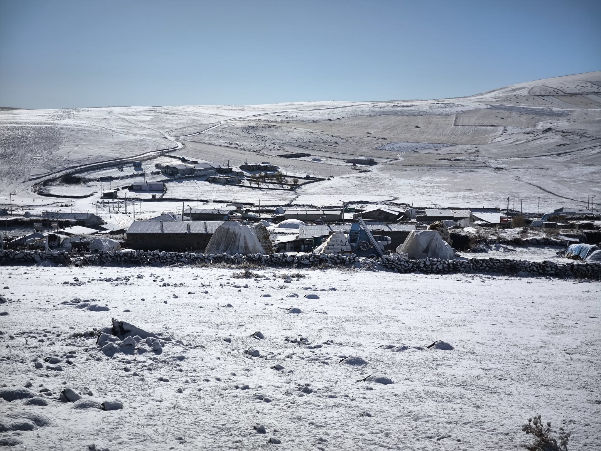 Kars’ın yüksek kesimlerinde kar etkili oldu