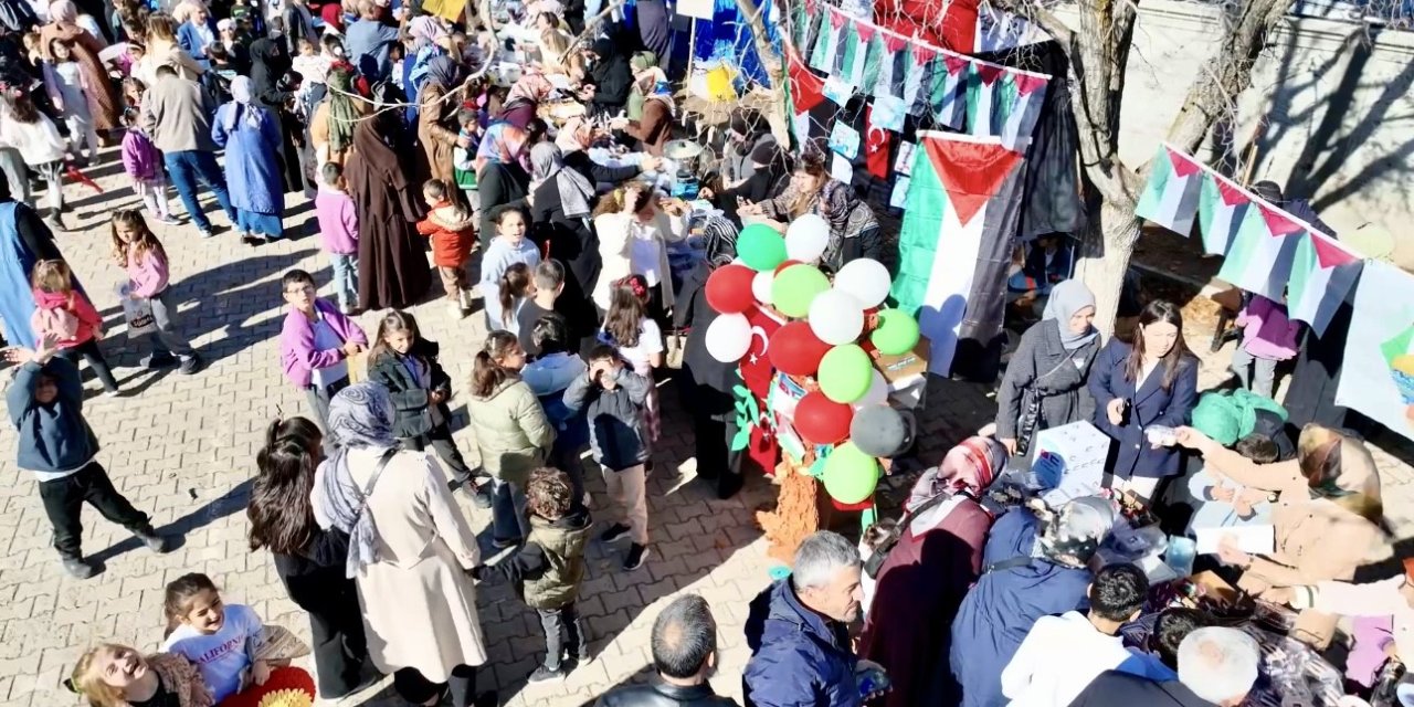 Minik eller Gazze için bir araya geldi, 3 milyon TL yardım toplandı