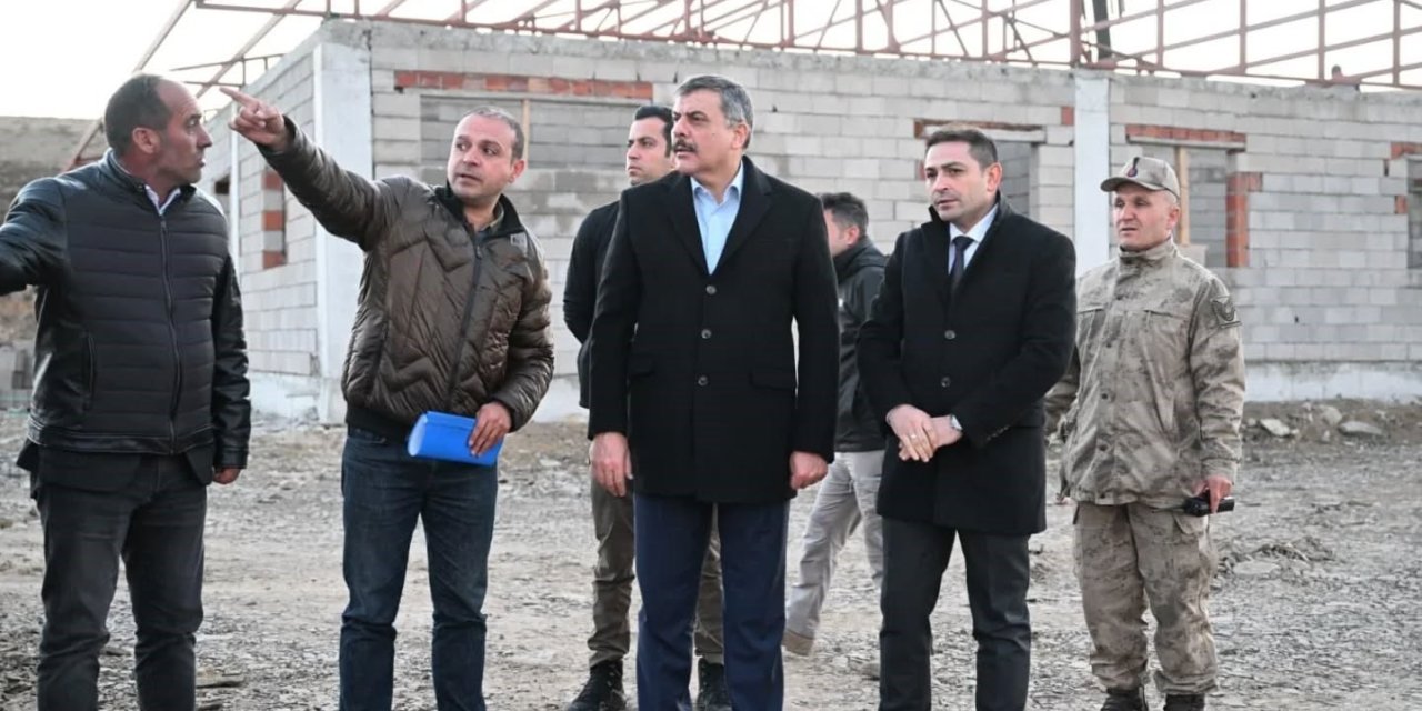 Aziziye’de 200 hayvan için barınak yapılıyor