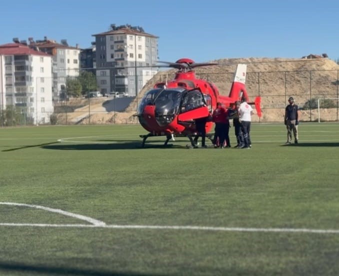 Beyin kanaması geçiren vatandaşın imdadına ambulans helikopter yetişti