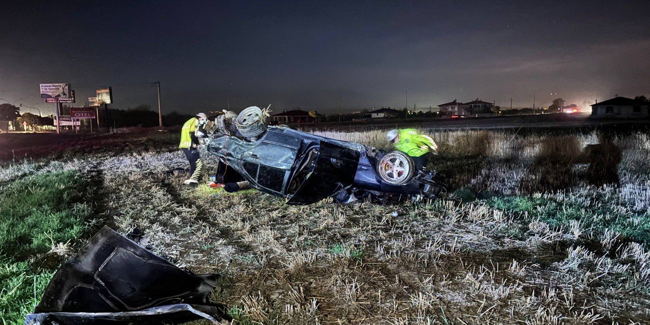 Erzincan’da takla atan otomobilde 2 kişi yaralandı