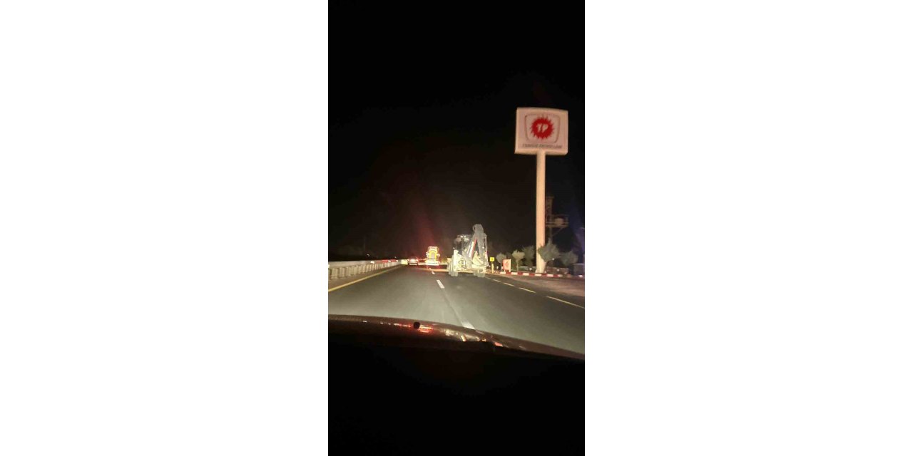 Elazığ’da stop ışıkları olmayan kepçe kazaya davetiye çıkardı