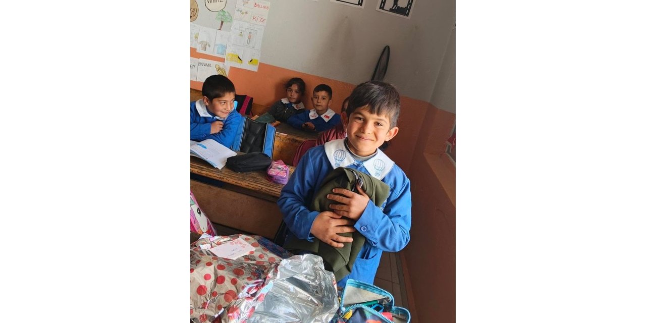 Köy okulunda yürek ısıtan doğum günü sürprizi