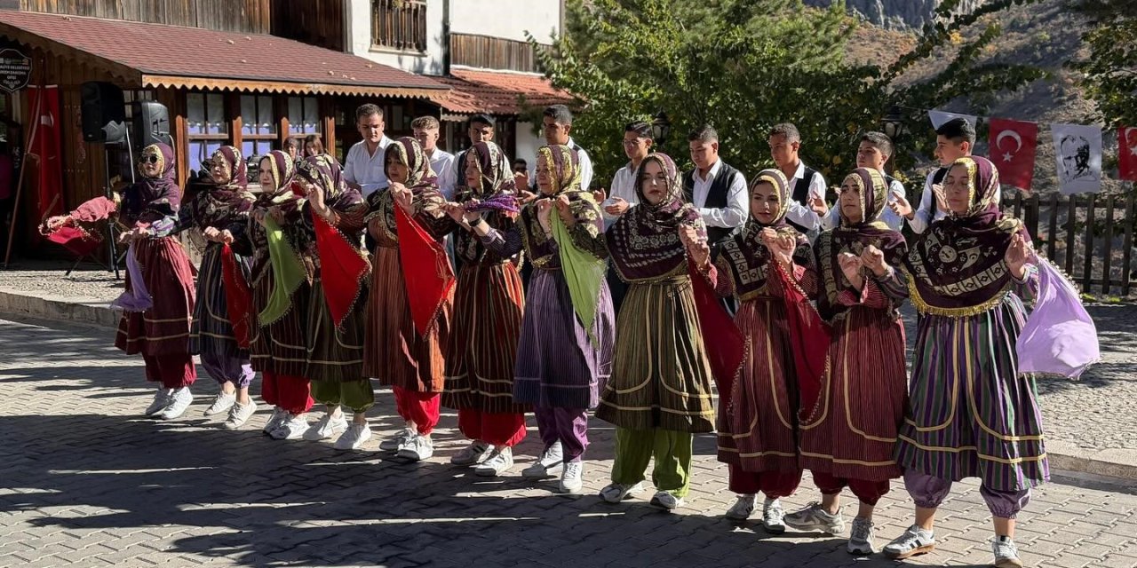Eğin Halk Oyunları, gençlerle yeniden hayat buluyor