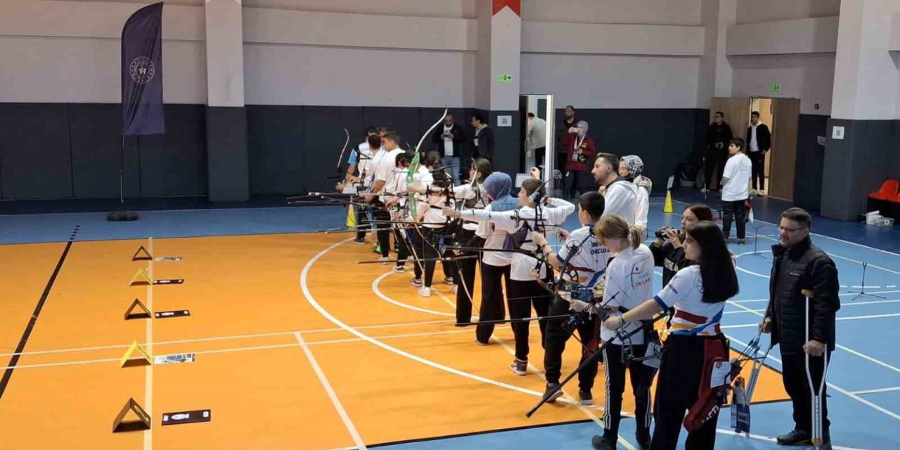 U15 Okçuluk bölge müsabakaları şampiyonu Elazığ