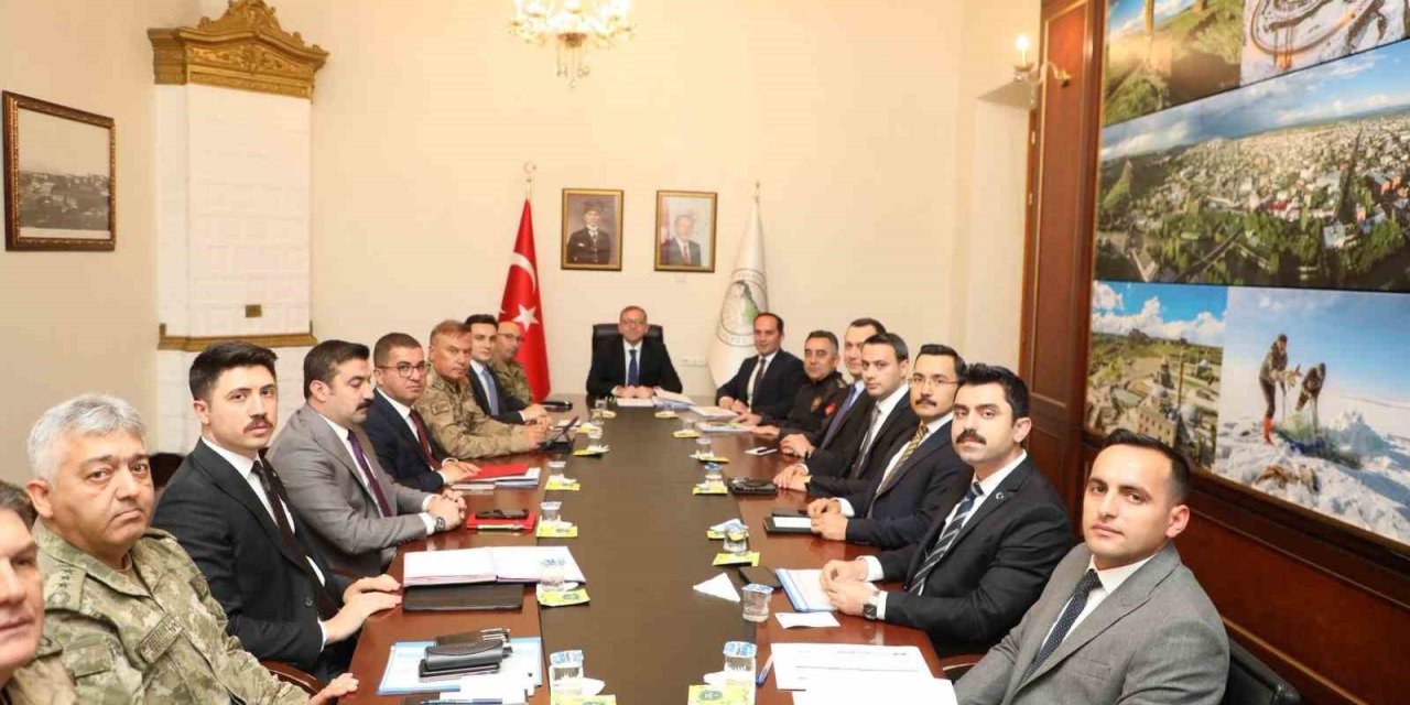 Kars’ta asayiş ve güvenlik toplantısı yapıldı.