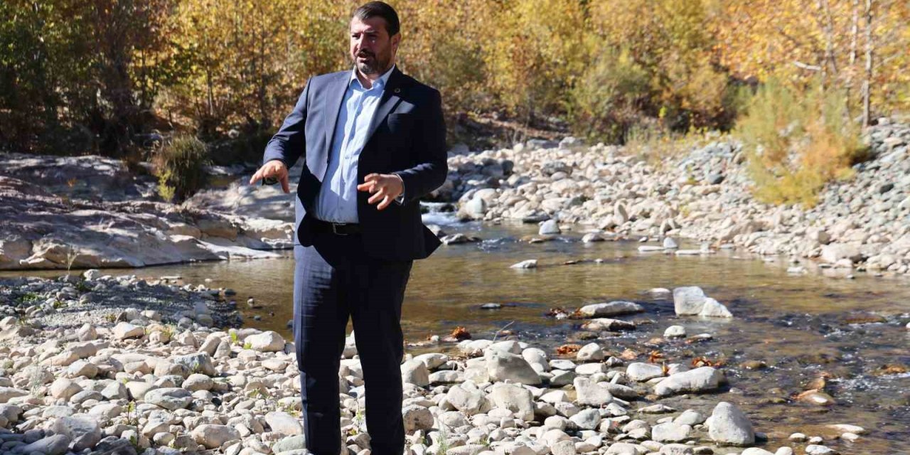 Belediye Başkanı Altınışık: "Eti Krom maden atıklarını dere yataklarına döküyor"