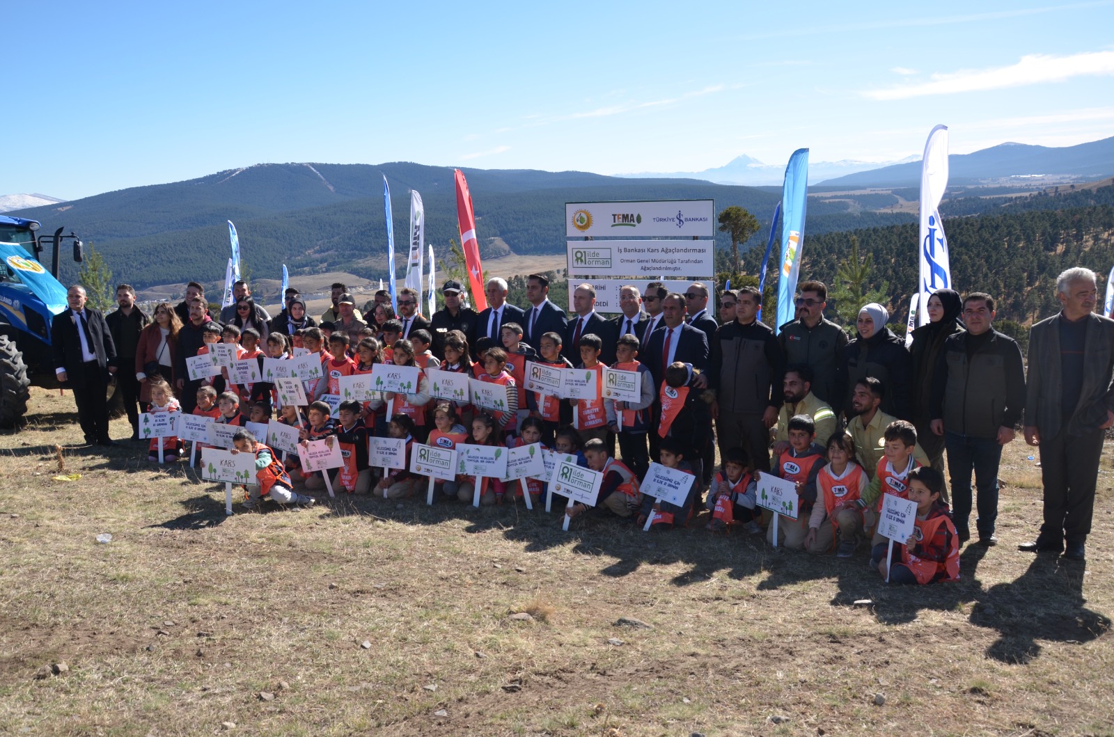 Kars’ta "81 İlde 81 Orman" projesi kapsamında fidanlar toprakla buluştu