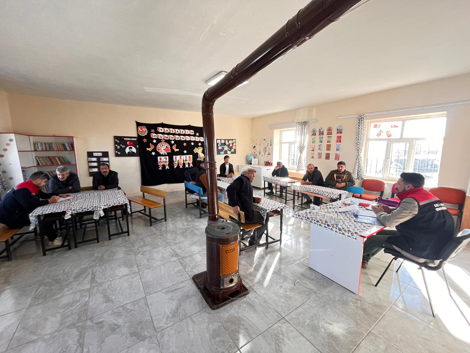 Kars’ta buzağı kayıplarının azaltılması için eğitim programı sürüyor