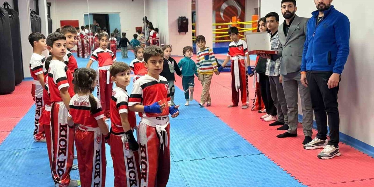 Erzurum GSİM spor salonlarında tatlı antrenman